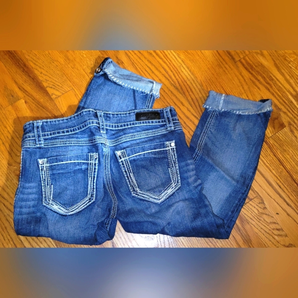 Daytrip Capris Style Aries With Rhinestone Embelishments Size 28